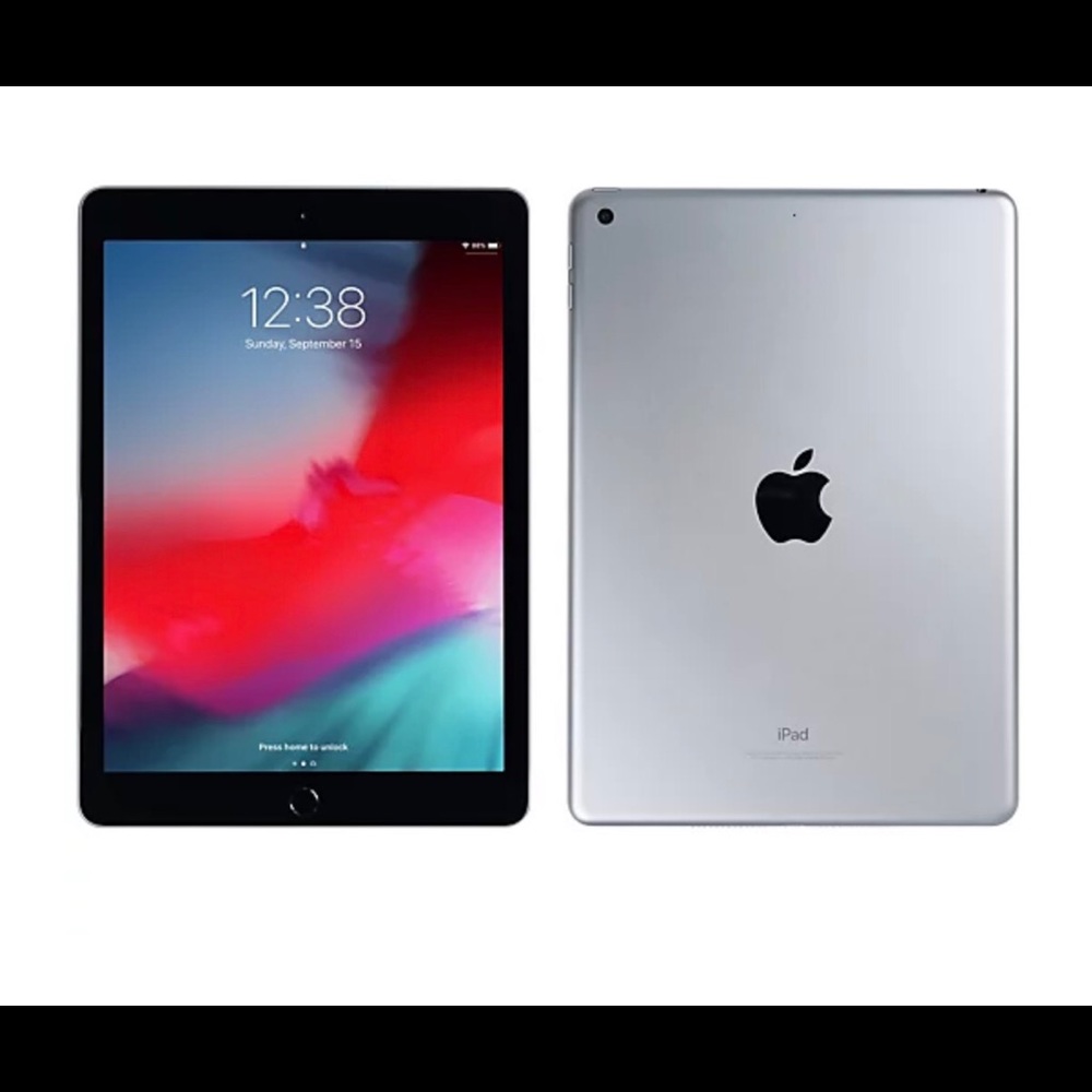 Apple iPad 10.2" 32GB Wi-Fi Tablet 7th generation; like new and with accessories